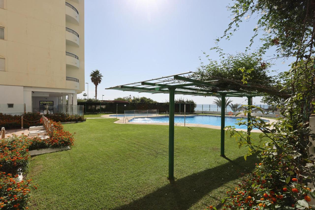 Lujo En Banana Beach Primera Linea De Playa Marbella Exterior foto